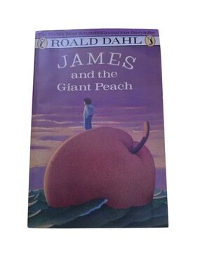 Roald Dahl James and the Giant Peach Paperback - Purple Cover